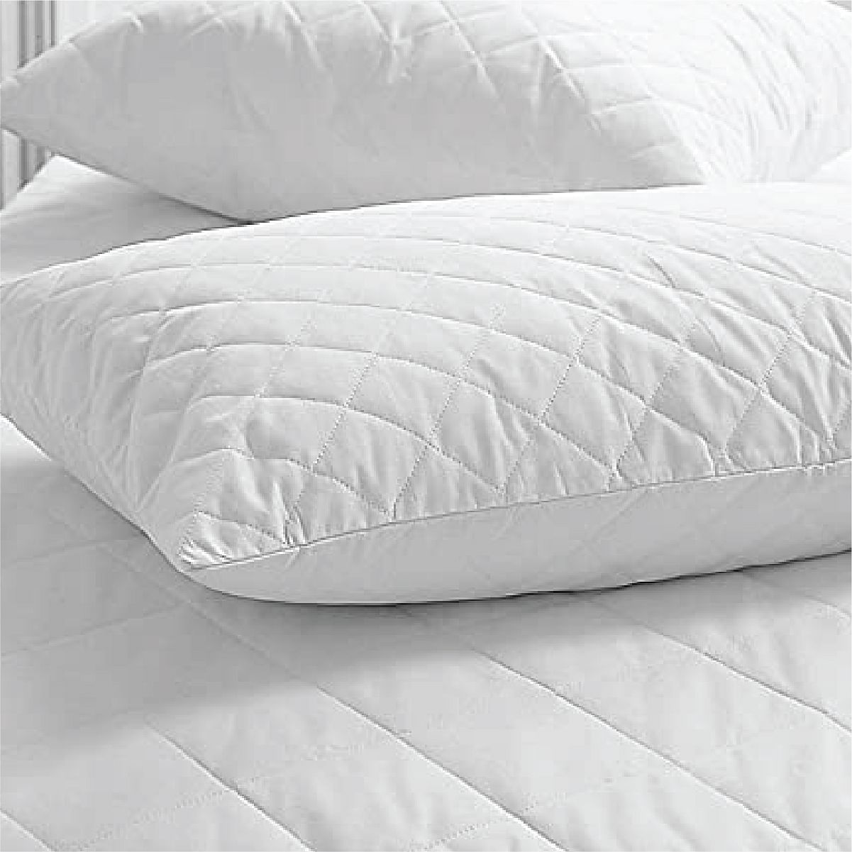 Serenity Quilted Comfort Pillow 46X68 Cm in White Colour