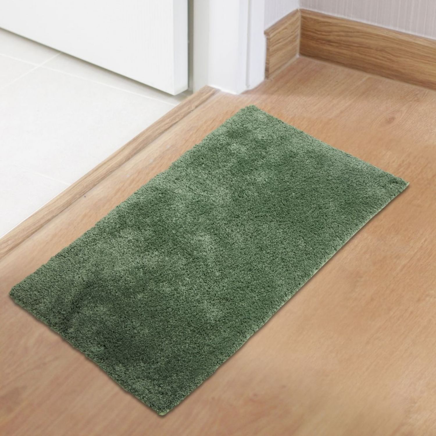 large green bath mat