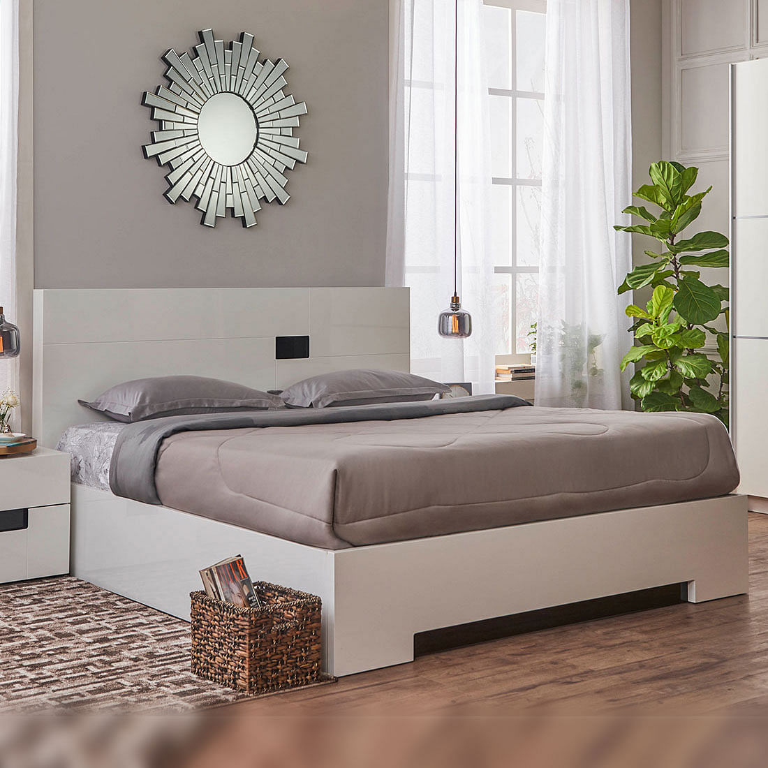 white gloss queen bed